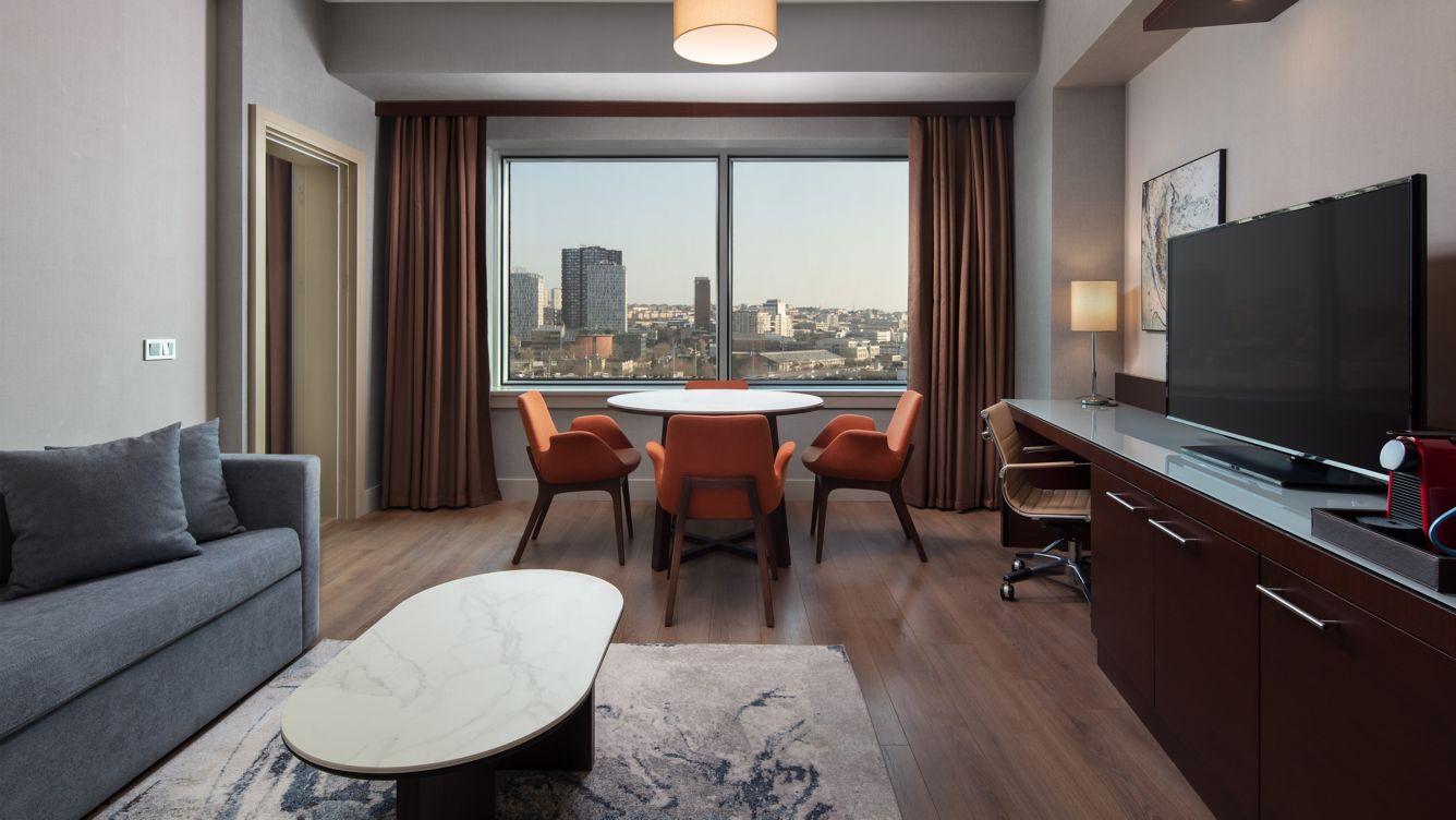 Delta Hotels By Marriott Istanbul West Exterior foto