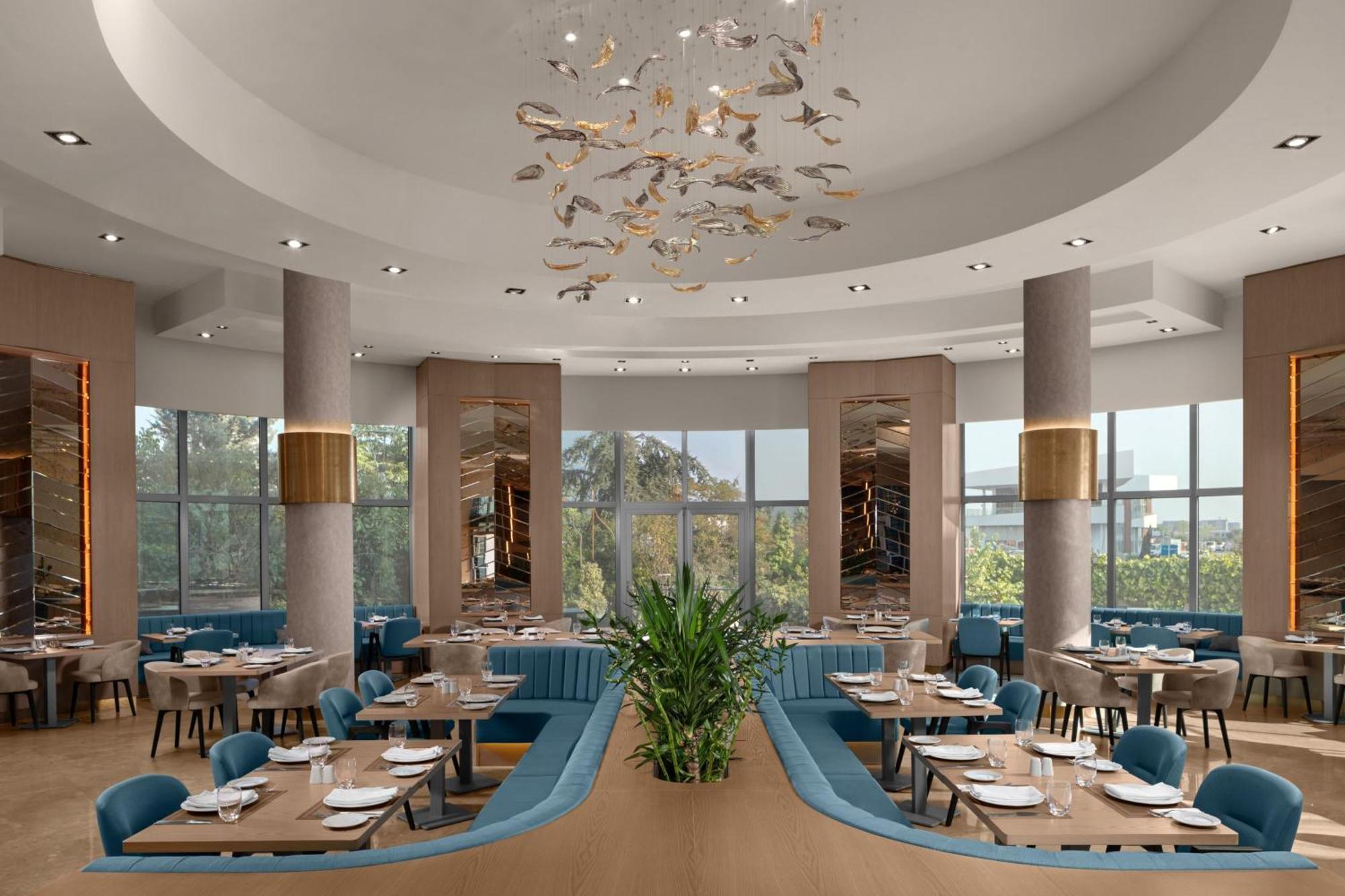 Delta Hotels By Marriott Istanbul West Exterior foto